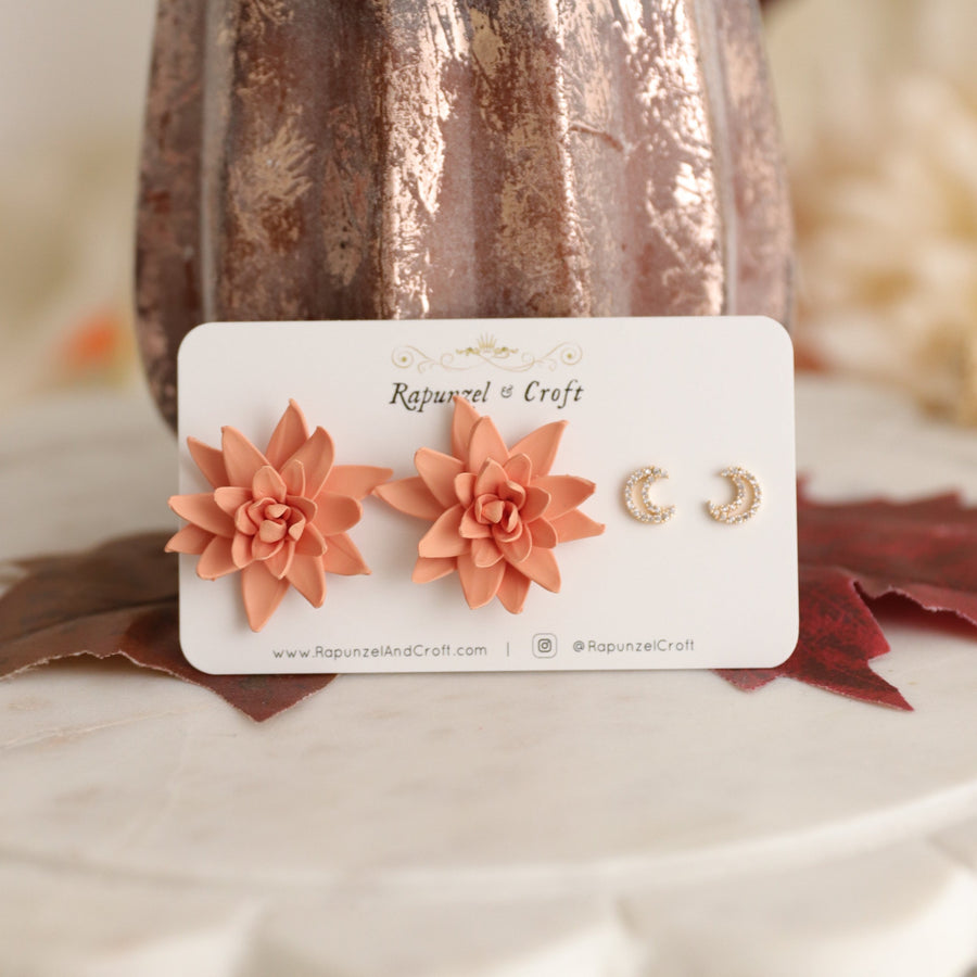 ELLIE SOFT PUMPKIN studs