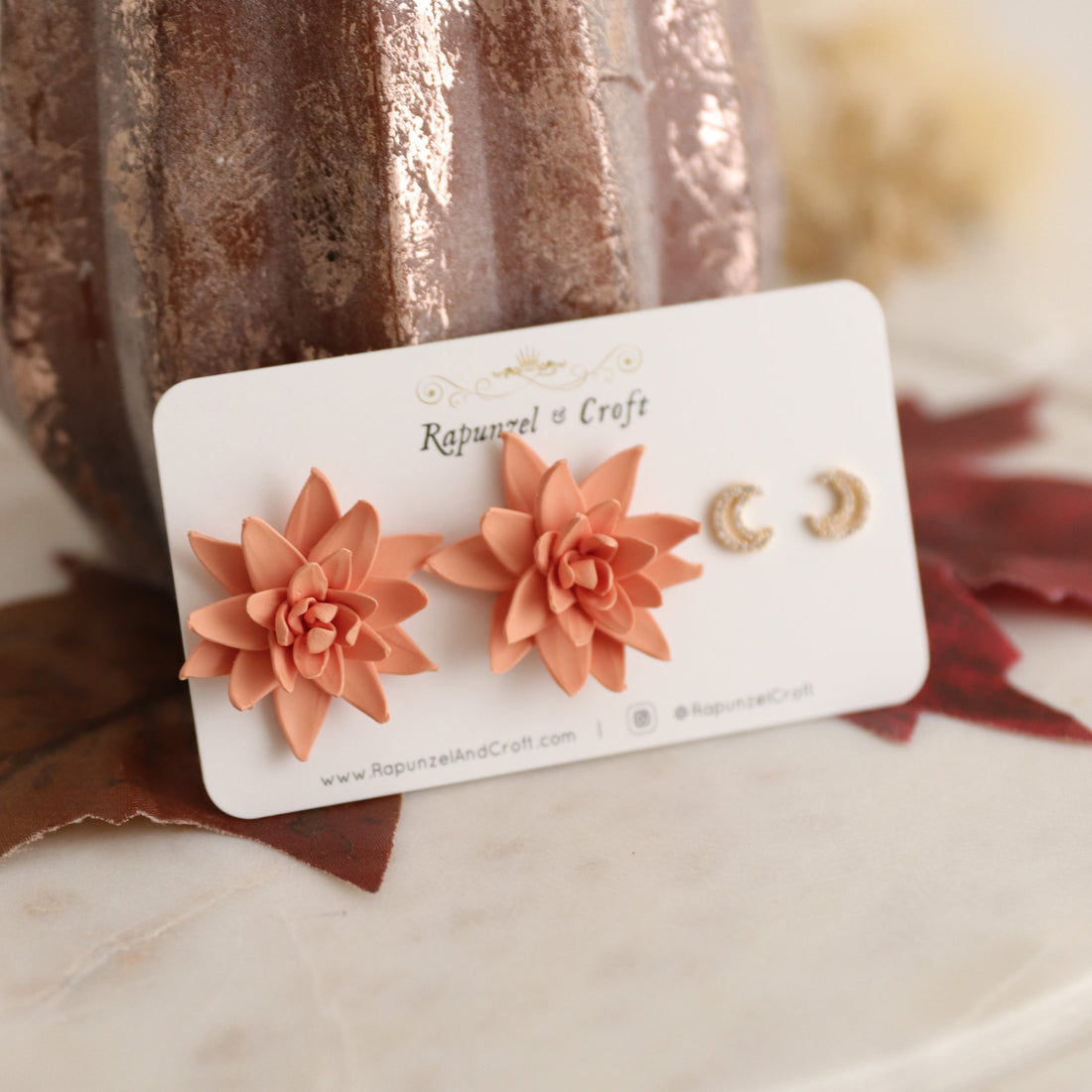 ELLIE SOFT PUMPKIN studs
