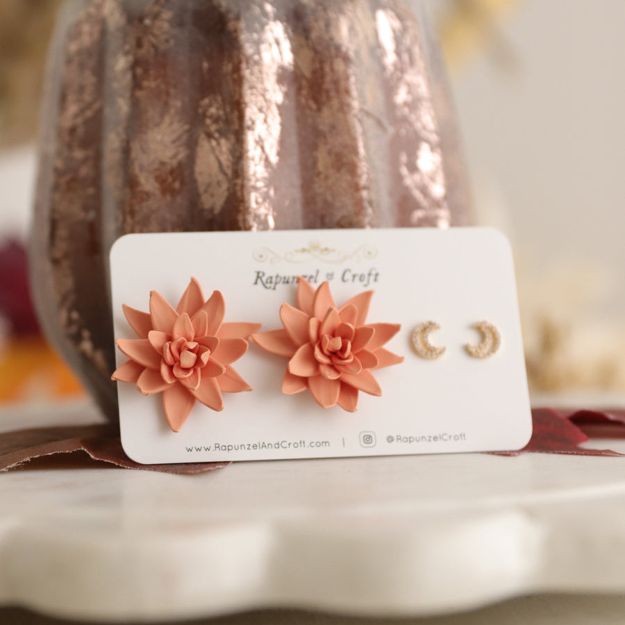 ELLIE SOFT PUMPKIN studs