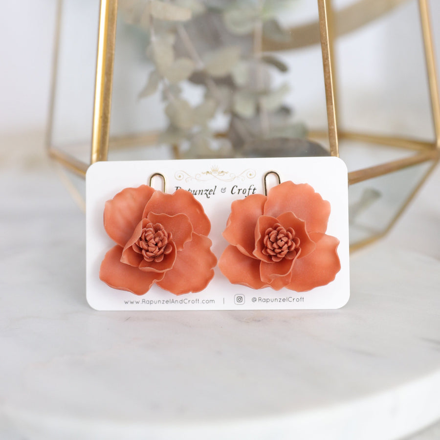 ARIANA Floral Dangles